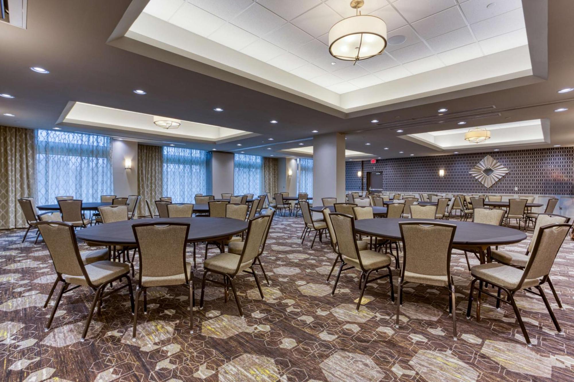 Drury Inn & Suites Cleveland Beachwood Exterior foto